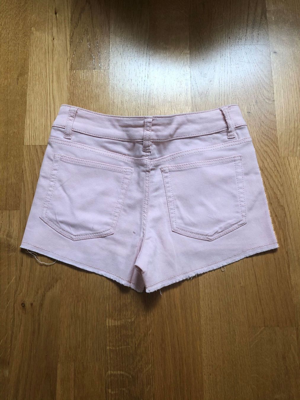 Jeans: H&M Hotpants – Nuovo (secondo la descrizione) da Grenchen venduto da iagiag 1