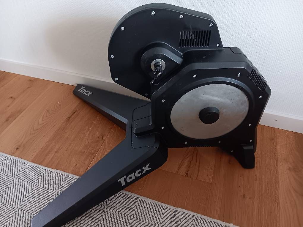Hometrainer: Tacx Flux Smart Trainer T2900 – Usato da Basel venduto da jl8_fgl6 1