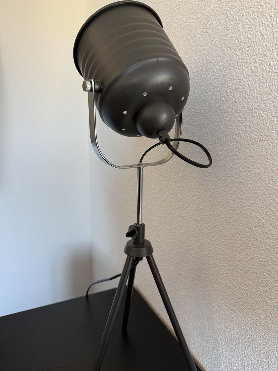Lampen: GRATIS! 2. Tischlampen im Scheinwerfer Design  – Gebraucht aus Bütschwil von adi_2g29 1