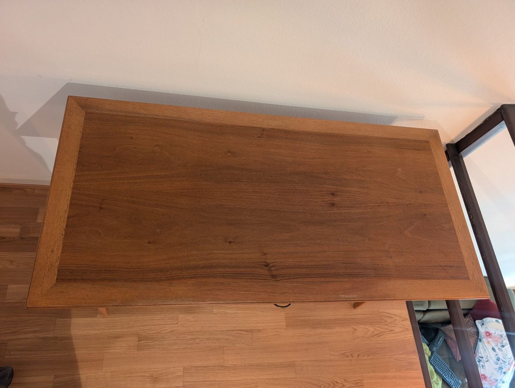 Tavoli: Antiker Tisch mit Stuhl – Usato da Basel venduto da N014 6