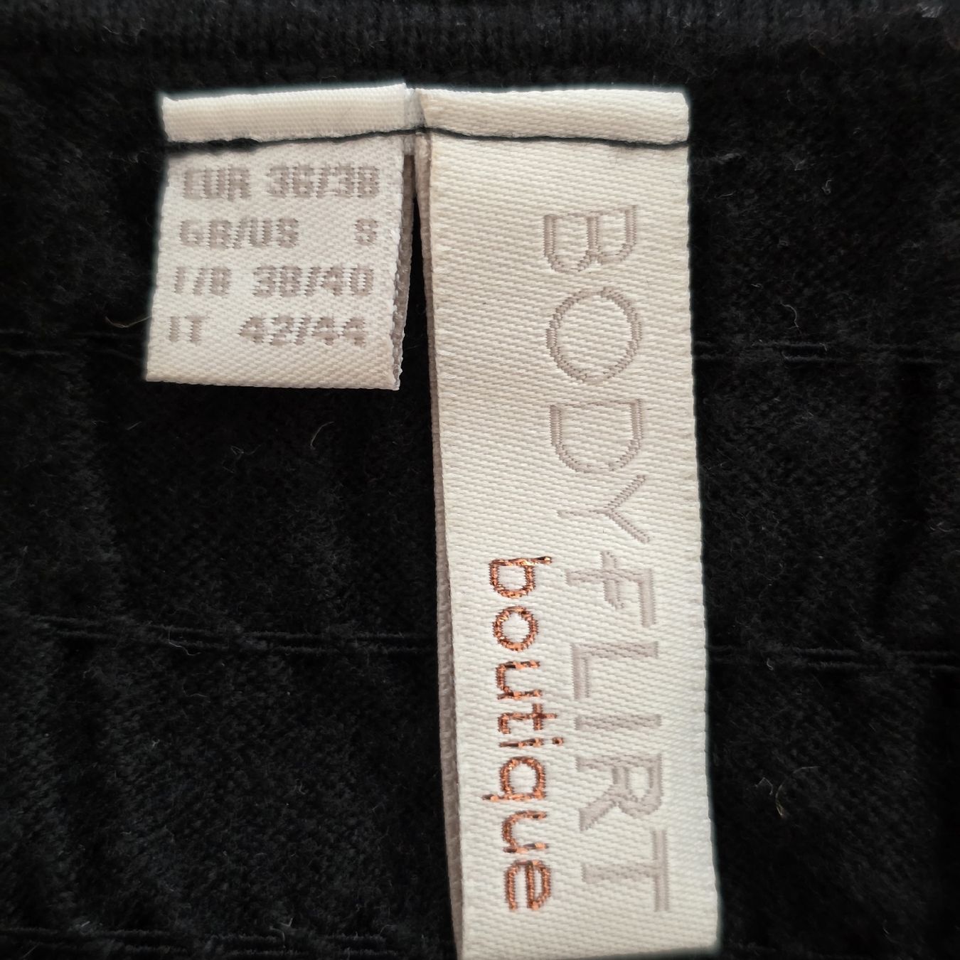 Maglioni & Felpe: Damen Pullover schwarz weiss Grösse 36/ 38 – Usato da Rheinsulz venduto da Gilea 4
