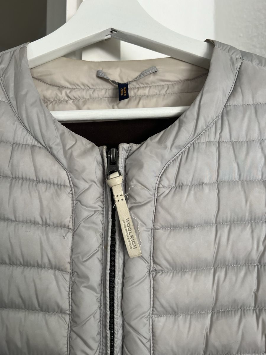 Woolrich Giacche: Daunenjacke Woolrich, Grösse M, Farbe Hellgrau / silber – Nuovo (secondo la descrizione) da Zürich venduto da sellingmystuff1 3