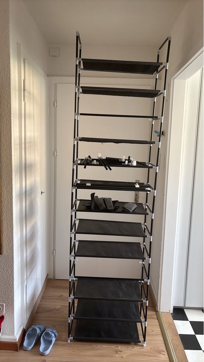 Scaffali: Flexibles Schuhregal – Usato da Zürich venduto da EnikoDrum 1