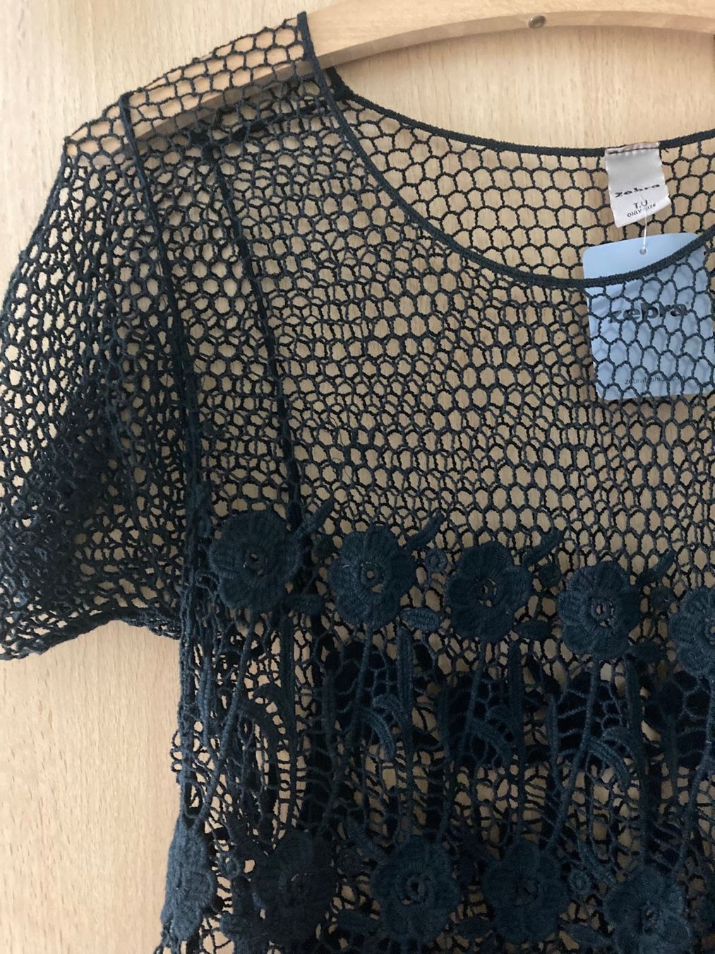 Top: Pull neuf en crochet taille unique – Nuovo (secondo la descrizione) da Orbe venduto da Jade333 1