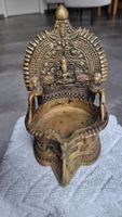 Bronze Oellampe, Opfergefäss, Indien, Lakshmi