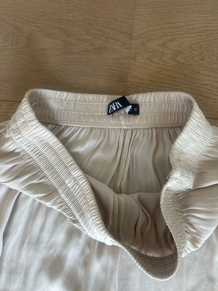 Zara Pantaloni: Zara Hose – Usato da Zürich venduto da sommer121 2