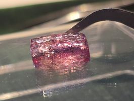 topaze imperiale rose lila  7.675ct Ouro Preto Brésil