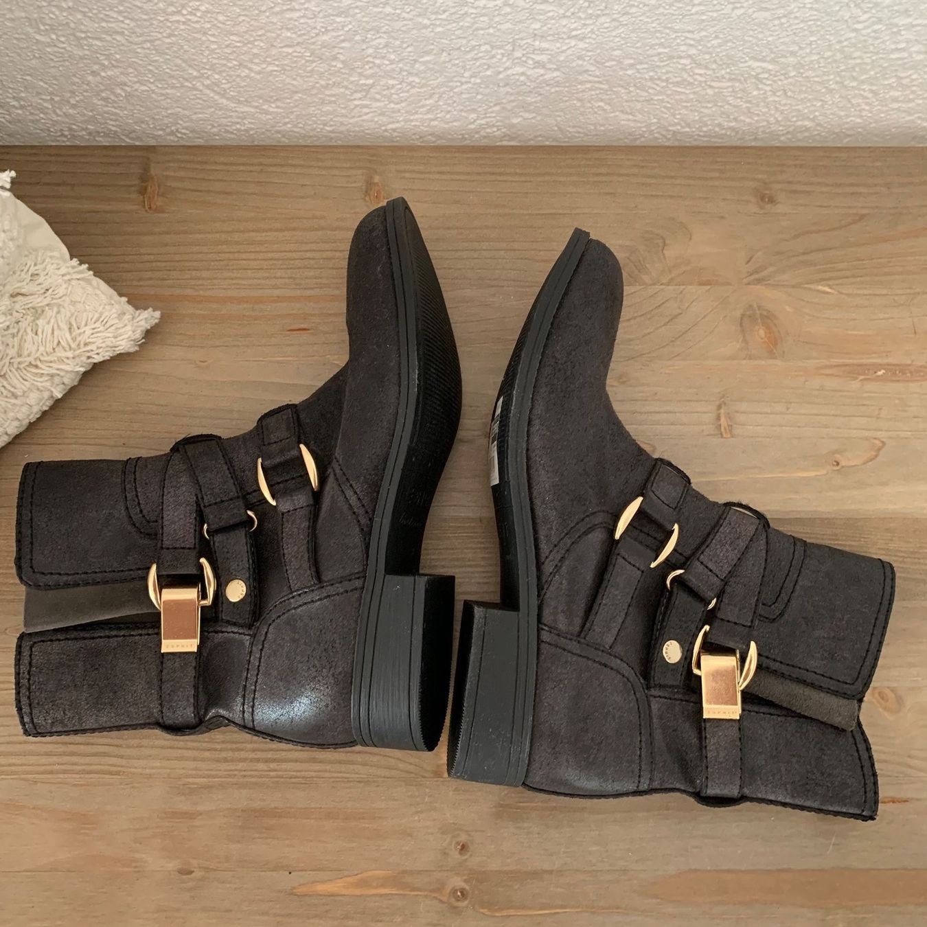 Esprit Chaussures femmes: NEU Esprit Boots Schuhe Stiefeletten Gr. 38 – Neuf (Voir description) à Fislisbach par KolibriSecondhand 5