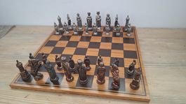 Schachspiel Brett mit Figuren Metall antik guter Zustand