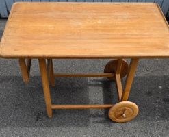 Schöner Beistellwagen / Klapptisch im "Swedish Modern" Stil