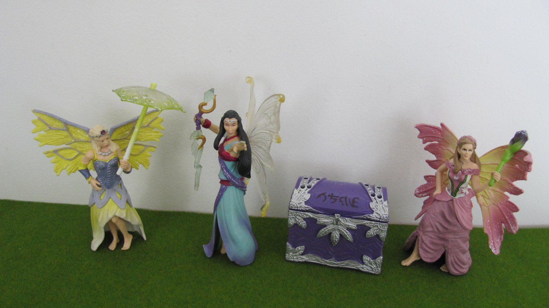 Schleich Giocattoli: Schleich Bayala Elfen Set mit Truhe – Usato da Brunnen venduto da Kiwiland1