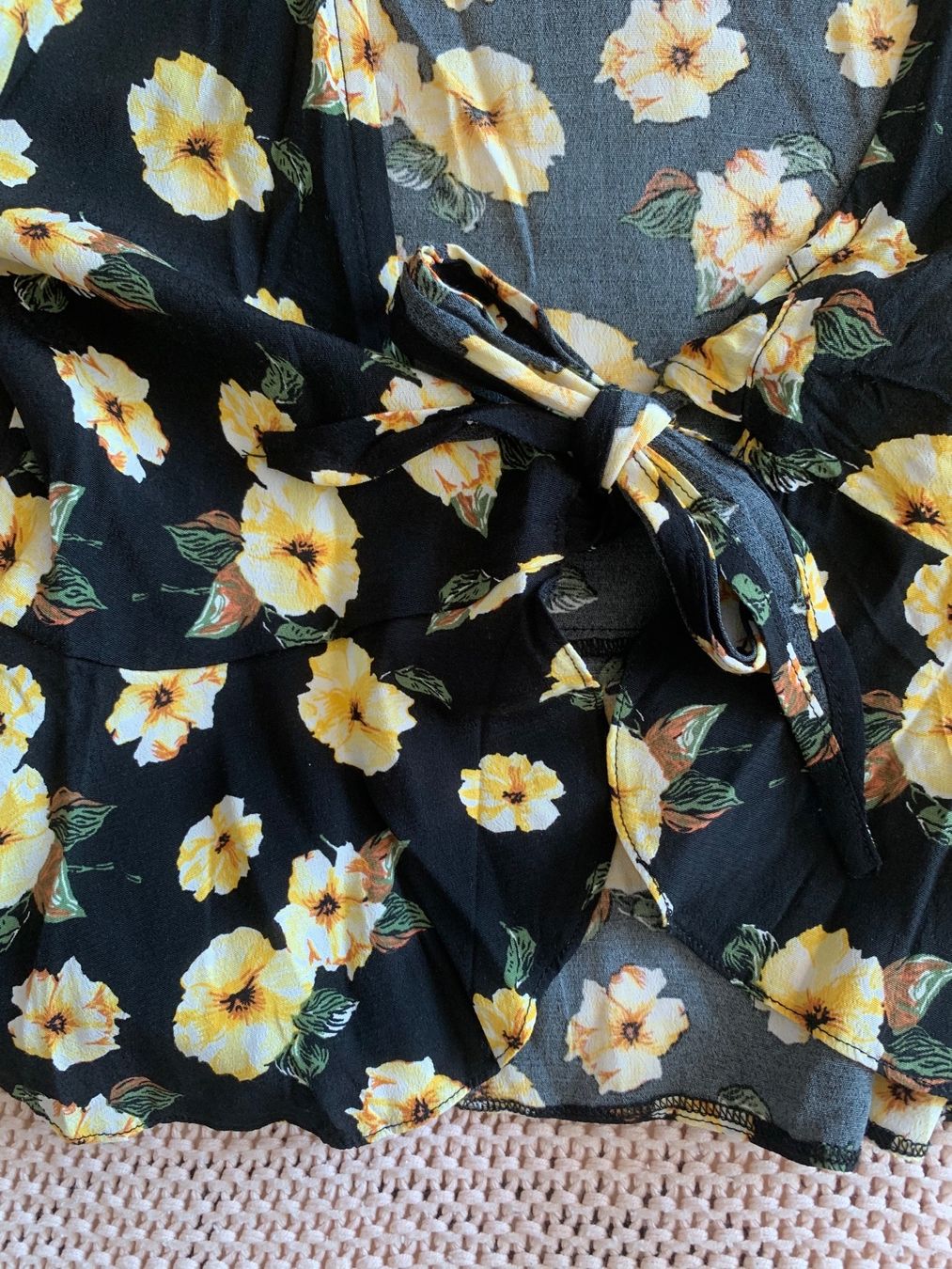 Tally Weijl Camicette: Chemisier noir fleuri – Usato da Montreux venduto da iza_peche8 2