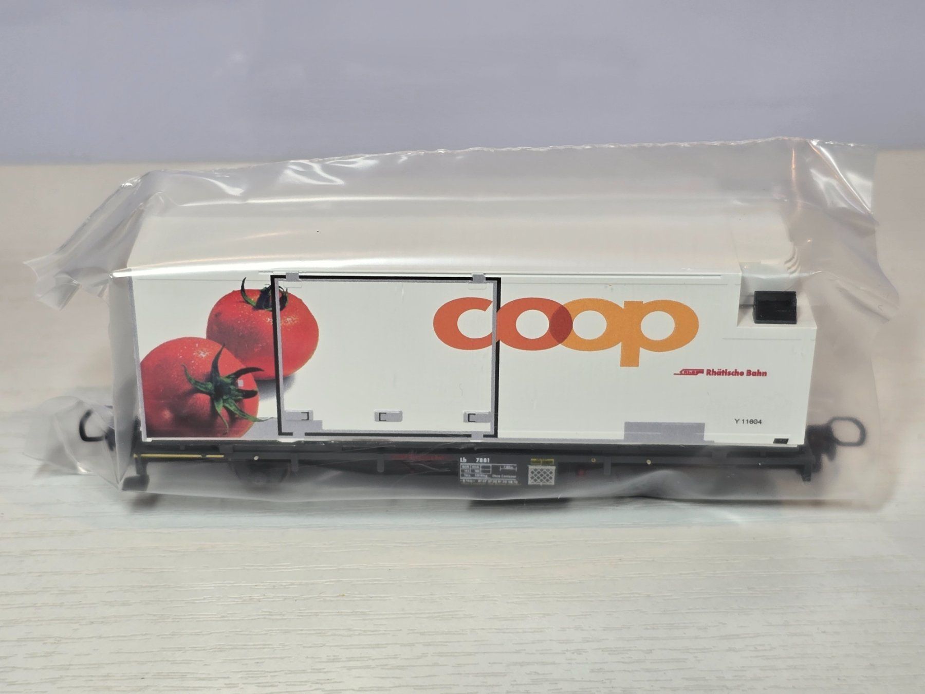 Bemo Modelleisenbahnen: Bemo 2269120, RhB, Coop - Container, Tomate, Neu – Neu und originalverpackt aus Kloten von Nicola2 3