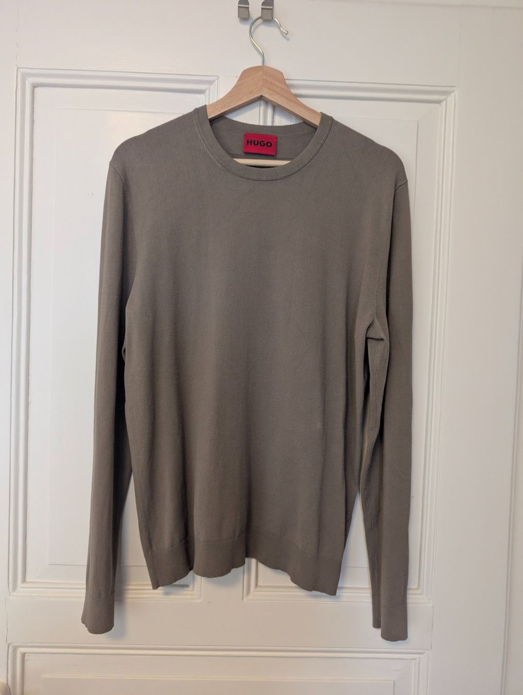 Hugo Boss Pullover & Sweatshirts: HUGO Feinstrickpullover taupe Gr. L – Gebraucht aus St.Gallen von primito 1