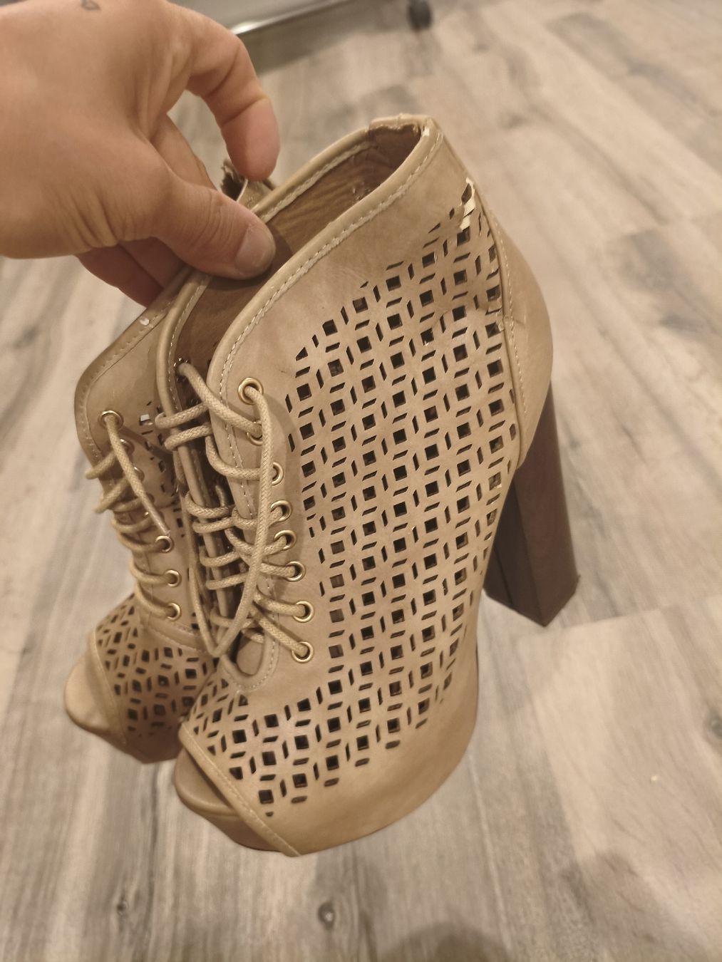 Scarpe da donna: scarpe Luna Roba numero 37 – Usato da Bioggio venduto da OresteIronix 1