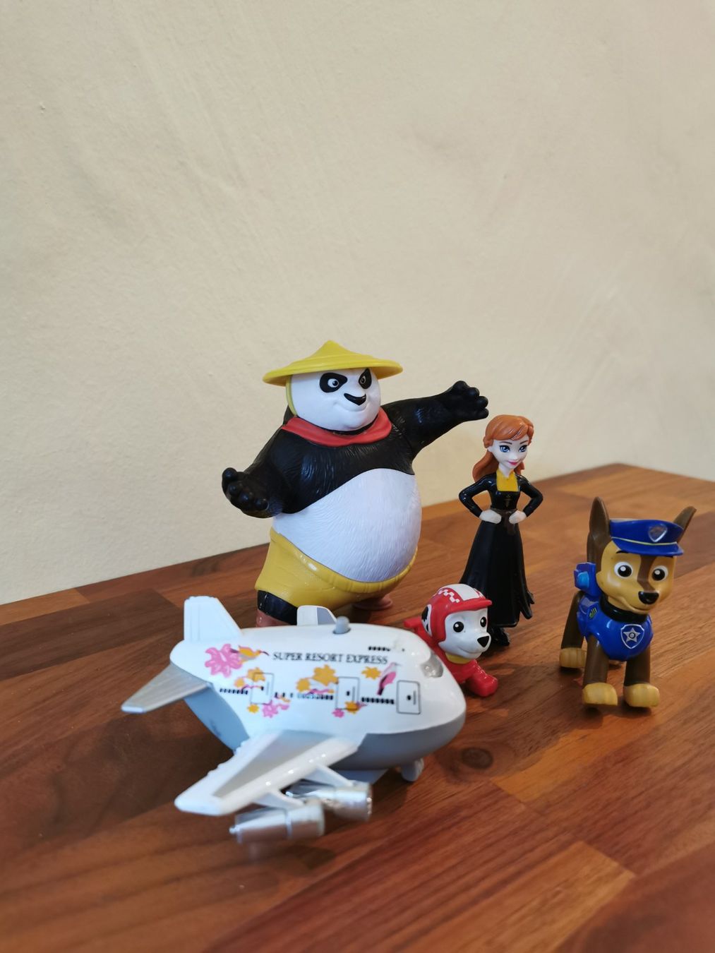 Spielzeuge: 5 Stk. Figuren / Spielfiguren – Gebraucht aus Boniswil von Totomat-Lady2 1
