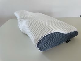 Ergonomisches Kissen mit kühlenden Überzug