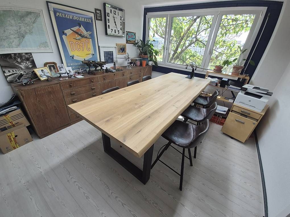 Tavoli: Table et chaises hautes cuir Schilliger – Nuovo e nell'imballaggio originale da Crans VD venduto da tgdis 8