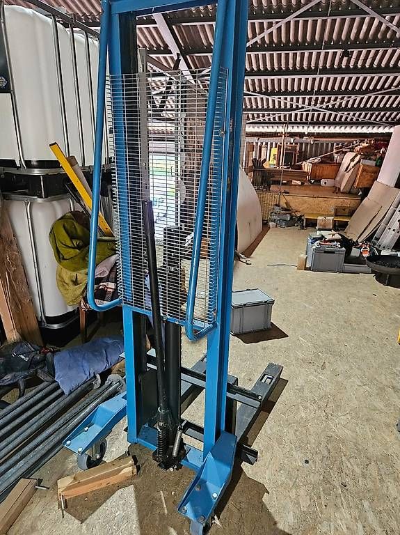 Gabelstapler & Hubwagen: Hochhubwagen, Palettrolli – Gebraucht aus Wil SG von Stuntman