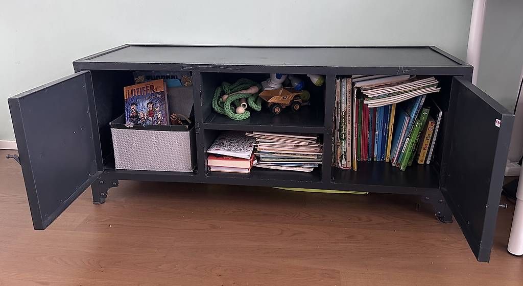 Mobili TV: Lowboard KARE DESIGN Metall – Usato da Dietlikon venduto da Marfull 1