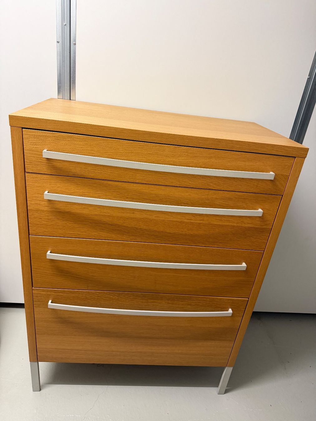 Ikea Cassettiere: IKEA Kommode 4 Schubladen Eichefurnier – Usato da Zürich venduto da MJM12 6