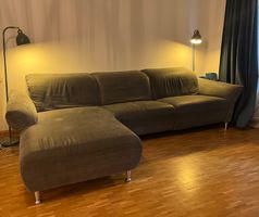 Graues Stoffsofa mit Recliner - gebraucht