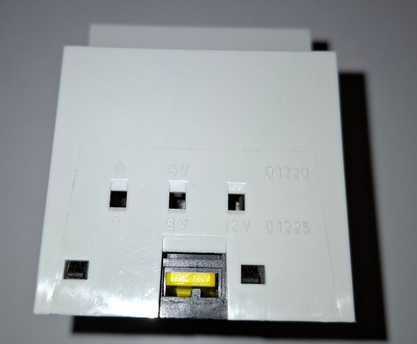Legrand Componenti elettronici: Legrand Transformator 220V - 240V / Sec.12V + 8V EN: 60742 – Usato da St. Gallen venduto da WWL 4