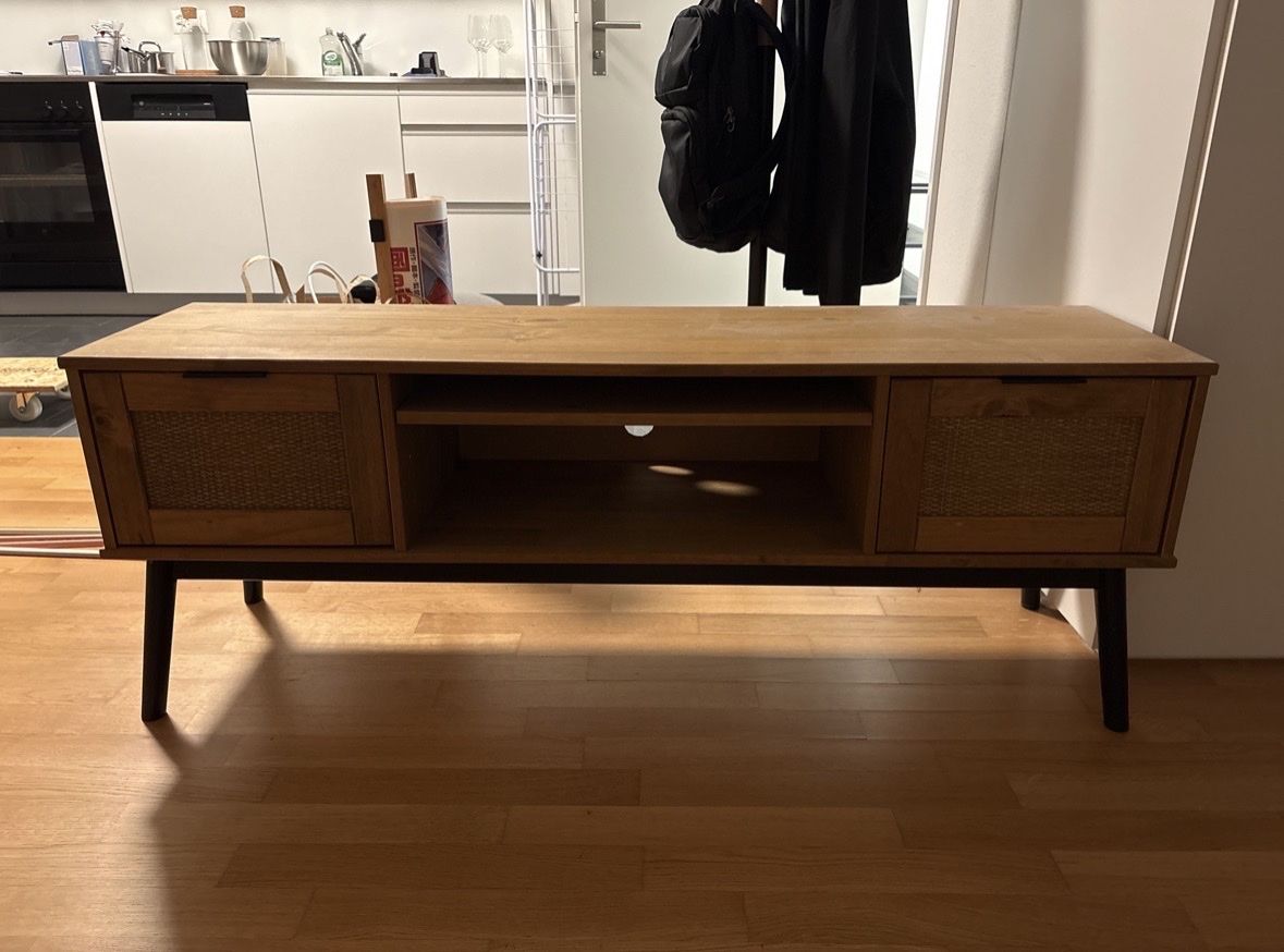 Mobili TV: TV-Möbel Holz mit Rattanfronten – Usato da Luzern venduto da Michael000