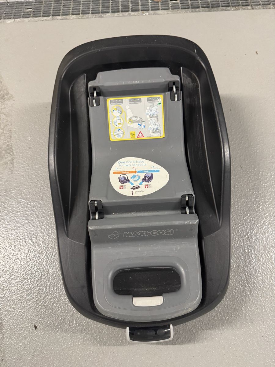 Seggiolini per auto: Maxicosi Isofix Familyfix – Usato da Uitikon Waldegg venduto da C8W2