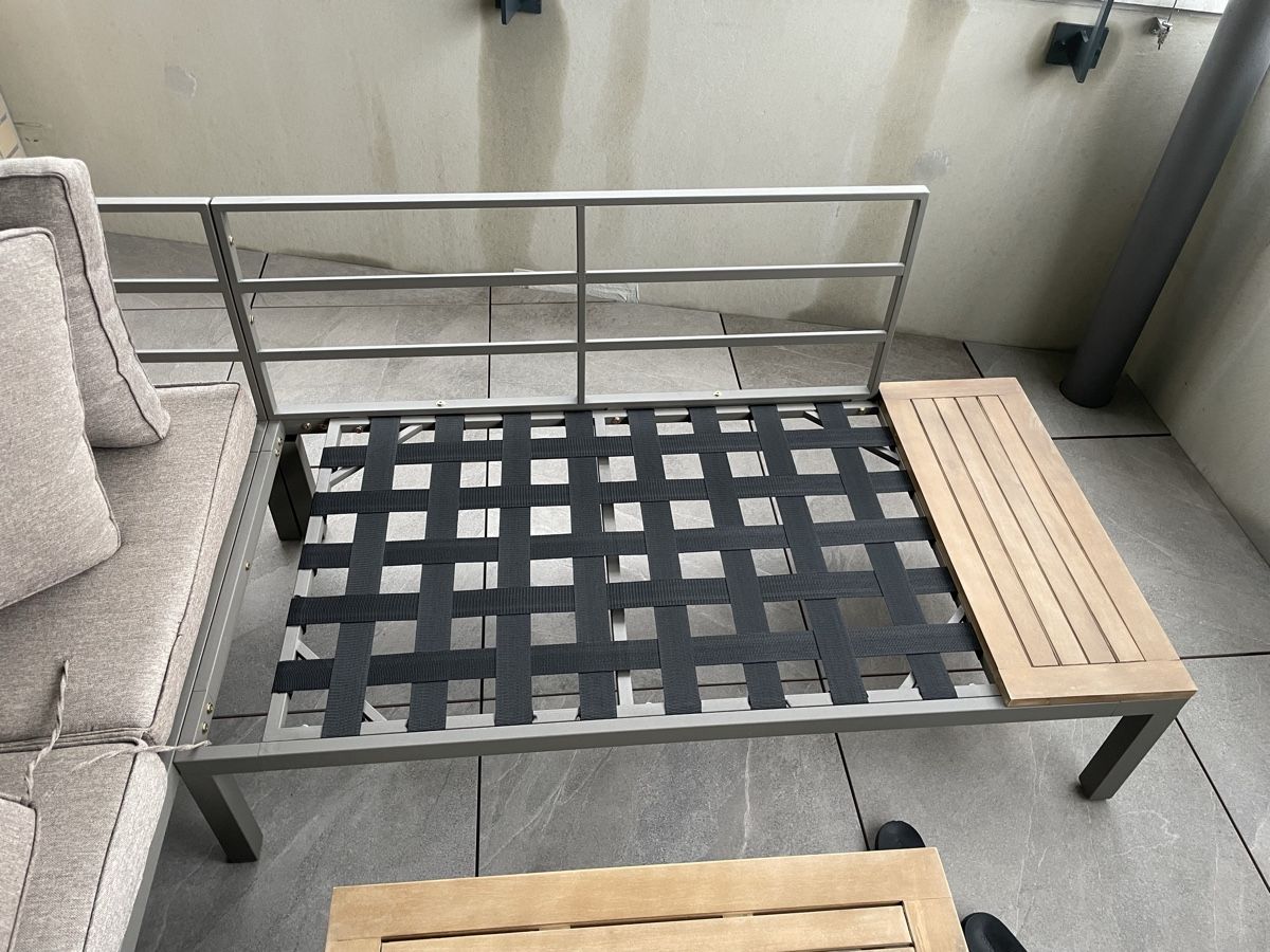 Sofas: Graue Lounge mit Tisch – Gebraucht aus St. Gallen von pas_7kqs 1