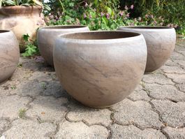 4 Pflanztöpfe bauchig