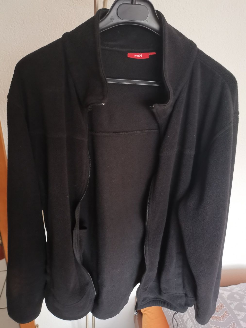 Vestes: Veste zippée « sweat » – D'occasion à Courtepin par mara_1808