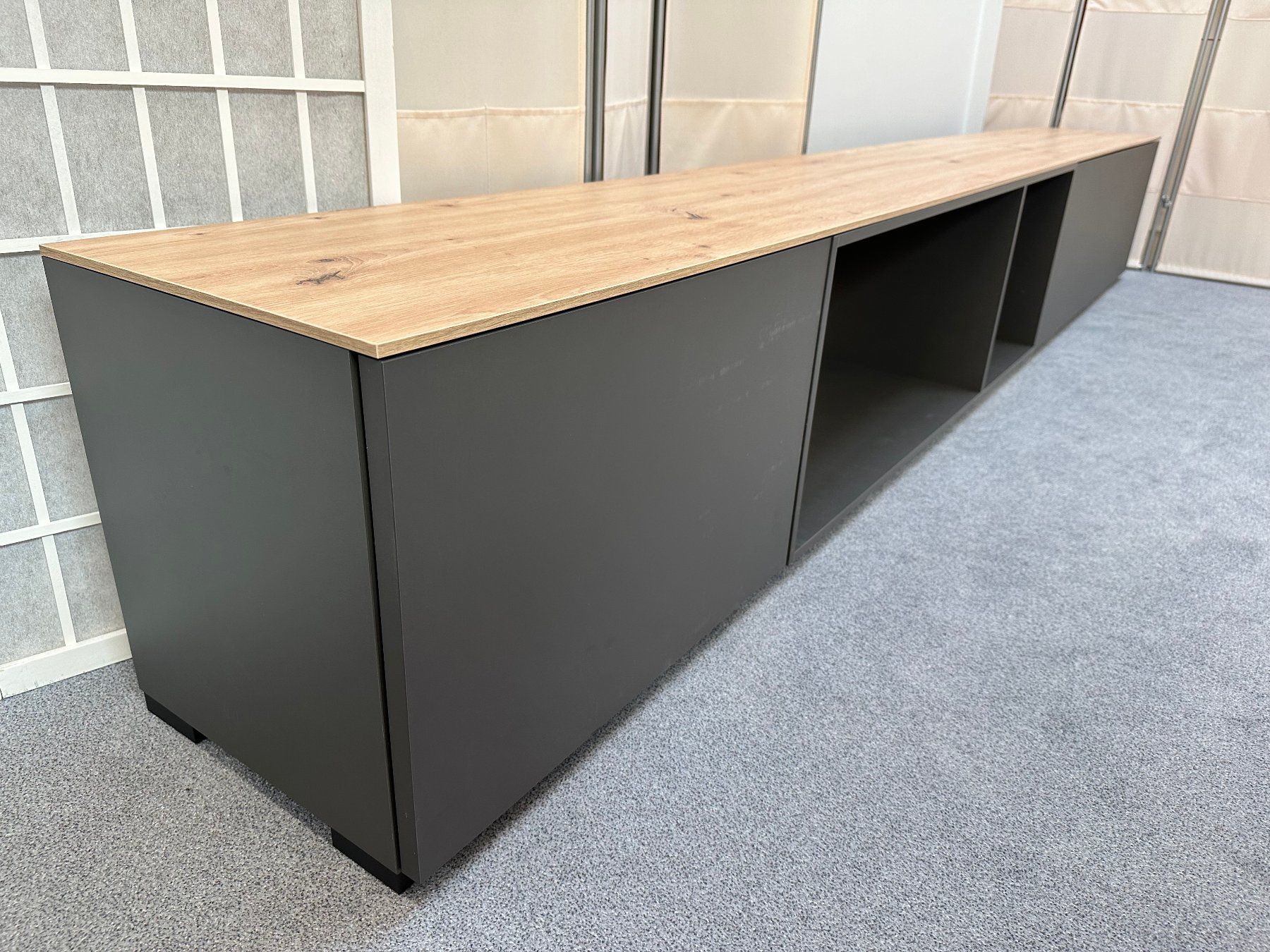 Mobili TV: Lowboard SETUP Farbe Schiefer Eiche 288 x 42 cm Swiss Made – Nuovo (secondo la descrizione) da Unterentfelden venduto da moebelrufli 2