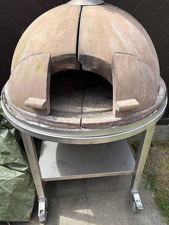Forni per pizza: Mobiler Pizzaofen aus Schamottstein – Usato da Birmenstorf AG venduto da Lilie6 1