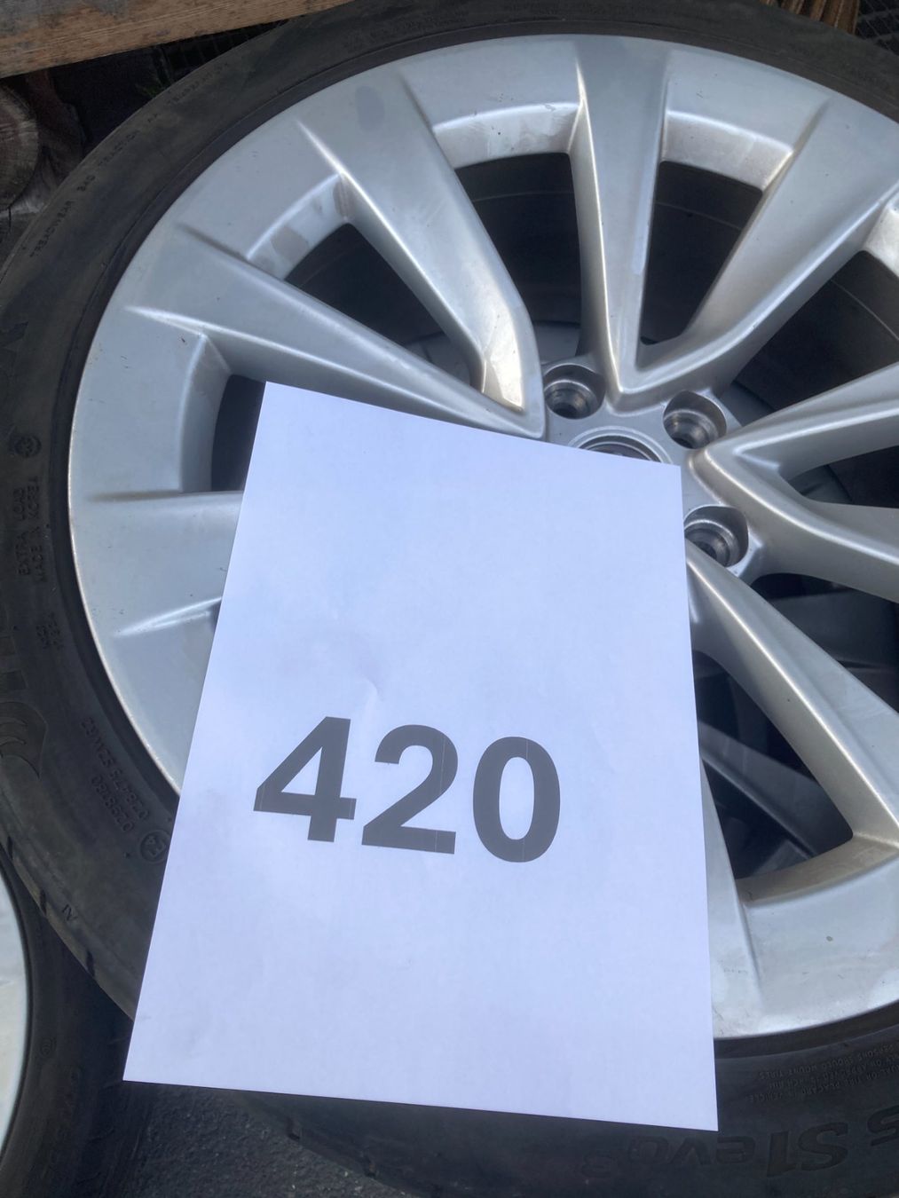 Tesla Pneumatici & Ruote complete: Tesla Model 3 Sommerräder 235/40R19 – Usato da Cham venduto da Cham6332 8