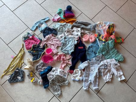 Puppenkleider Sammlung