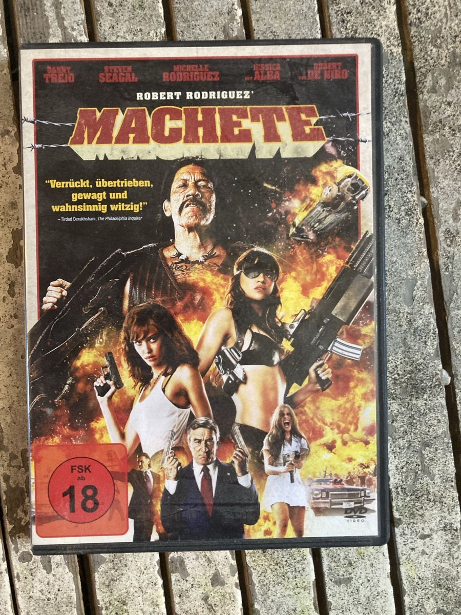 Tous les DVDs: DVD Machete  – D'occasion à Aarwangen par to-hirschi
