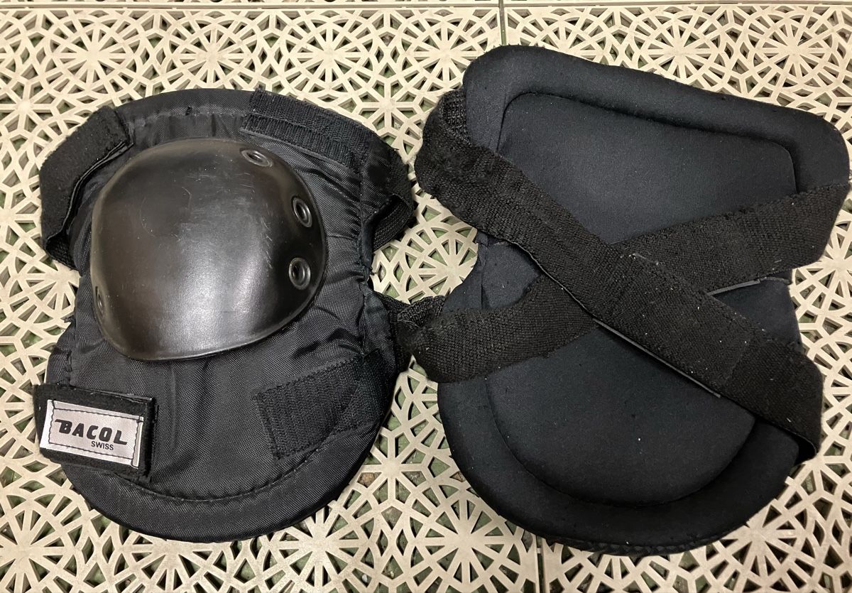 Protections: Knieprotektoren – D'occasion à Winterthur par RoMaLitto