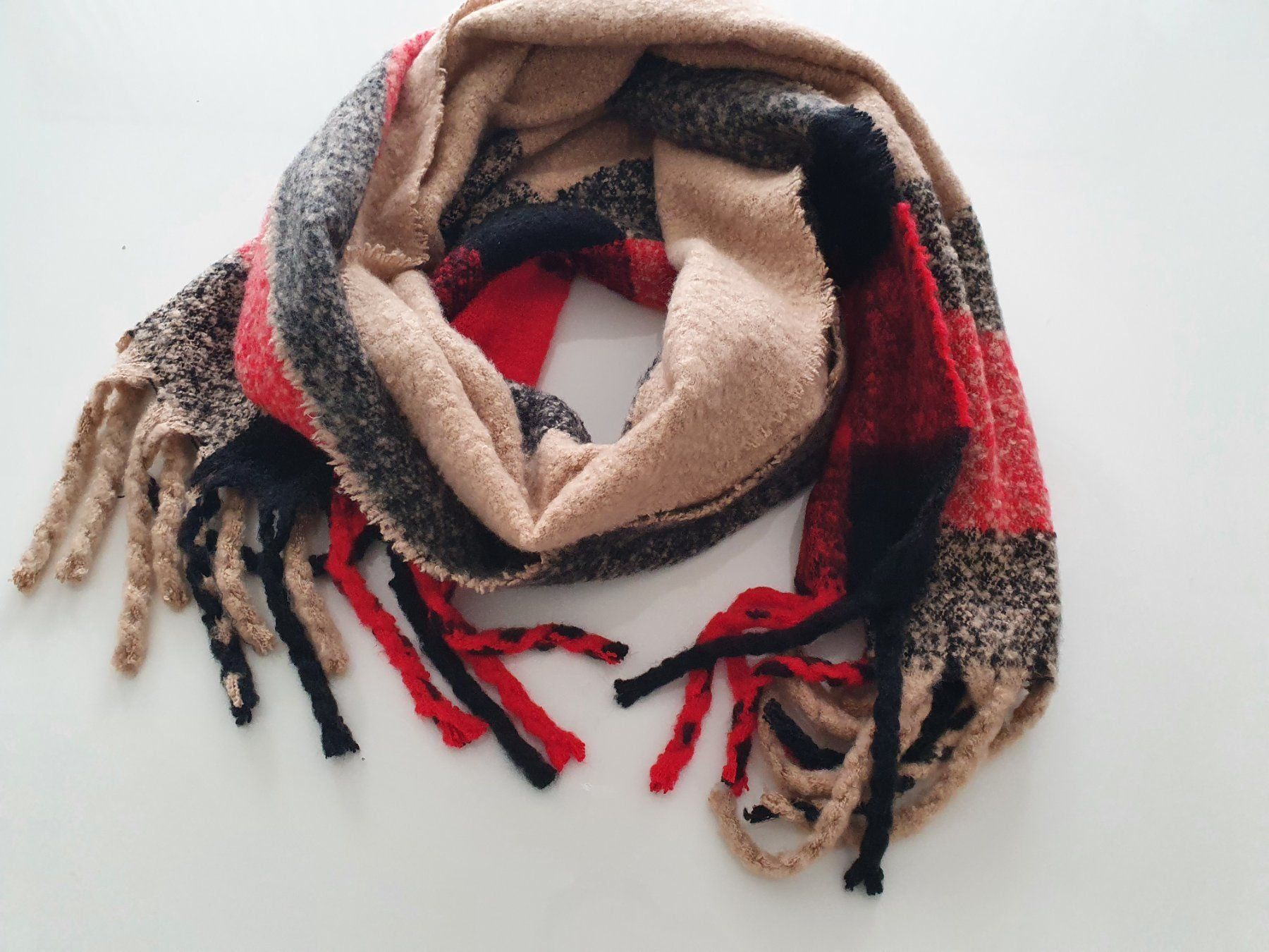 Foulards, Tücher & Schals: Kuscheliger Winterschal im Karo-Muster – Neu und originalverpackt aus Thalwil von VitaMini 2