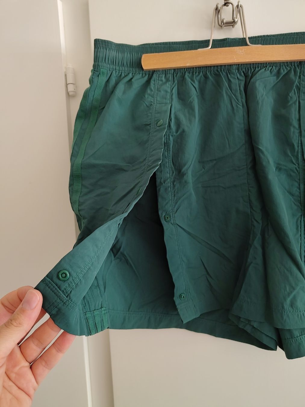 Adidas Hosen: Adidas shorts – Neu (gemäss Beschreibung) aus Biel/Bienne von lhcr 1