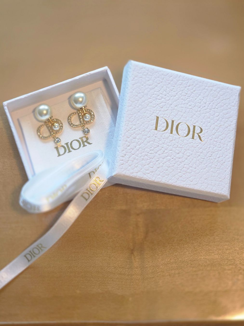Dior Orecchini pendenti & Orecchini a lobo: DIOR TRIBALES Ohrringe mit Perlen - NEU, mit Beutel + Box – Nuovo e nell'imballaggio originale da Luzern venduto da Liliana2013 2