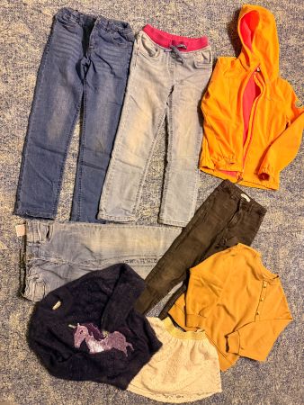 Paket Kleider für Mädchen 134