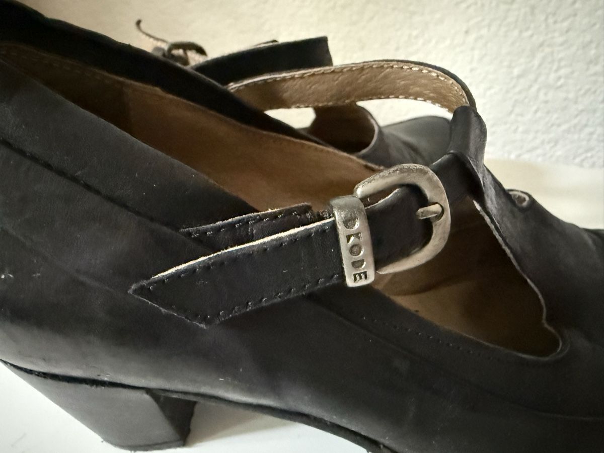 Damenschuhe: Dkode Leather T-Strap Heel Shoes - Elegant & Comfortable 39 – Gebraucht aus Zürich von Vma_reuse 1