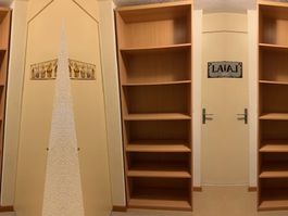 Bücherregal