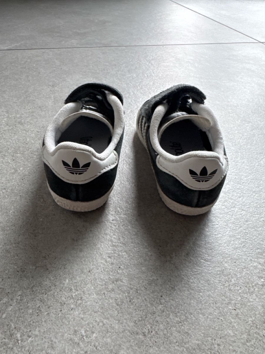 Adidas Scarpe da uomo: Adidas Gazelle taille 22 – Usato da Saillon venduto da alico 2
