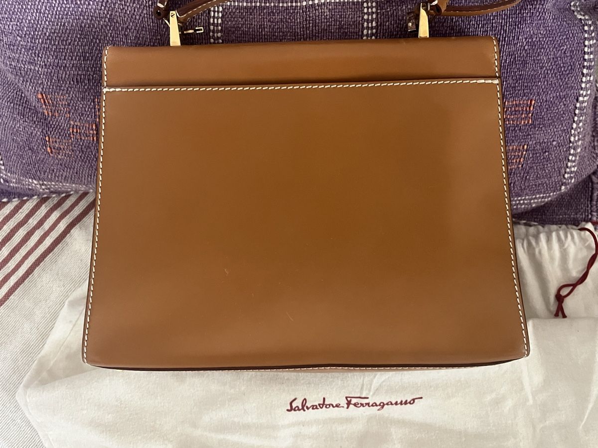 Salvatore Ferragamo Borse da donna: Salvatore Ferragamo Iconic Top Handle – Usato da Basel venduto da mar_rlr9 2