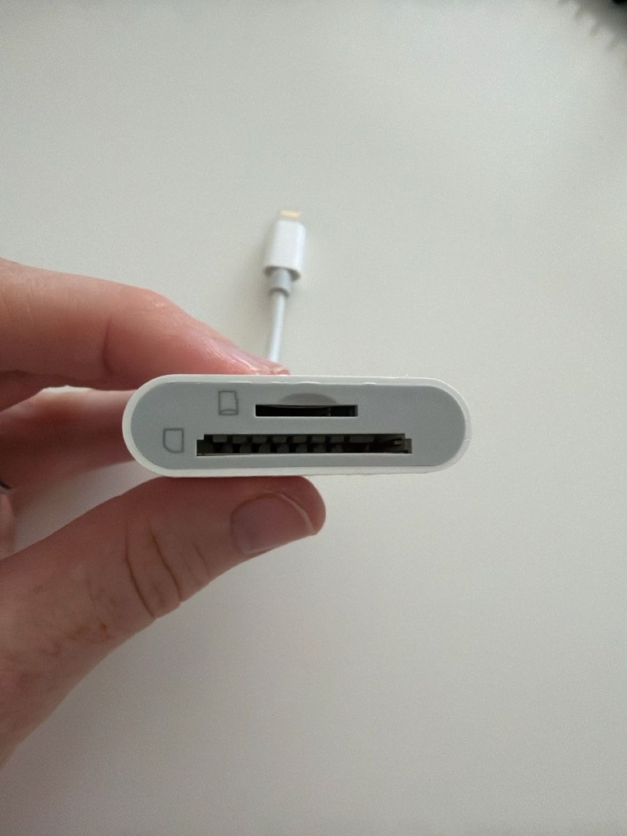 Apple Kartenlesegeräte: Avizar Speicherkartenleser mit Apple Lightning  – Neu (gemäss Beschreibung) aus Cham von fra_5gmt 1