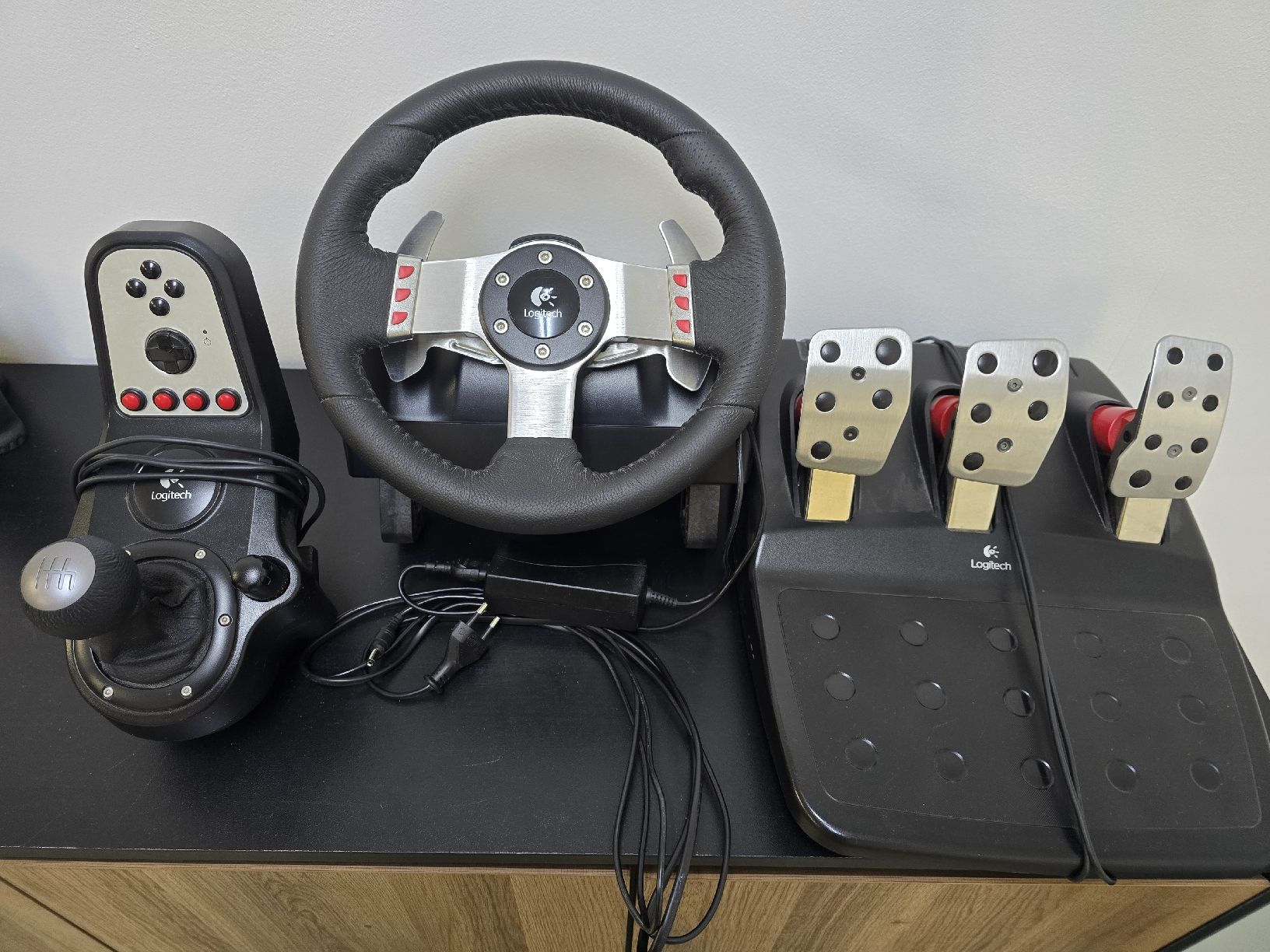 Logitech Controller: Logitech G27 Racing Wheel - AB 1.- – Gebraucht aus Utzenstorf von