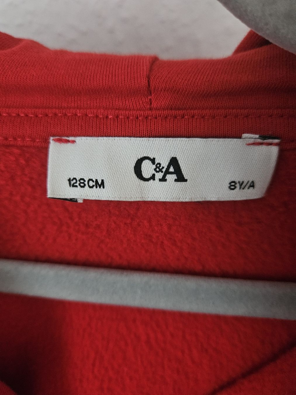 C&A Jacken & Mäntel: Rote C&A Jacke mit Kapuze, Grösse 128 – Gebraucht aus Bern von Oloui 2