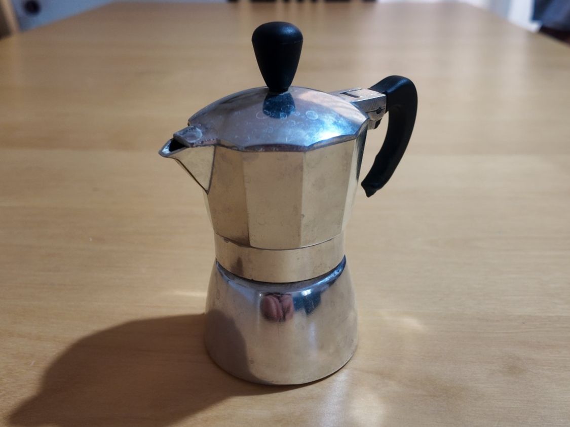 Kaffeemaschinen & Espressomaschinen: Petite cafetière italienne – Gebraucht aus Aigle von GTZL1